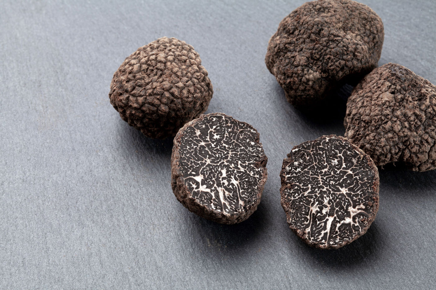 FRESH PRECIOUS BLACK TRUFFLE (Tuber Melanosporum Vitt.)